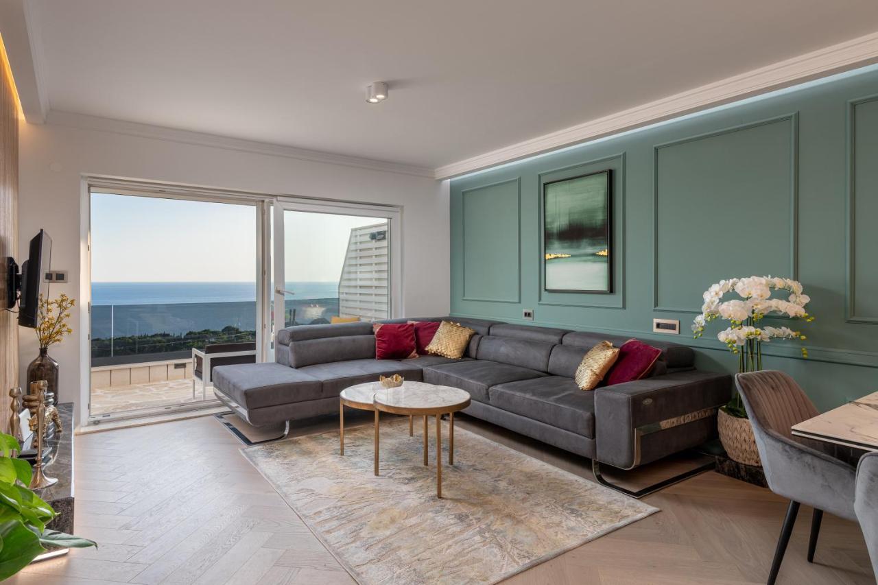 Insula Luxury Apartment