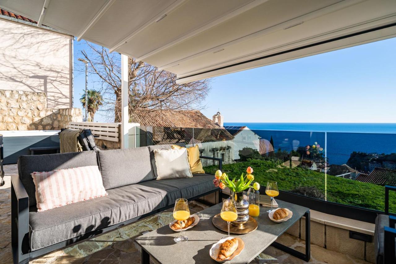 Insula Luxury *