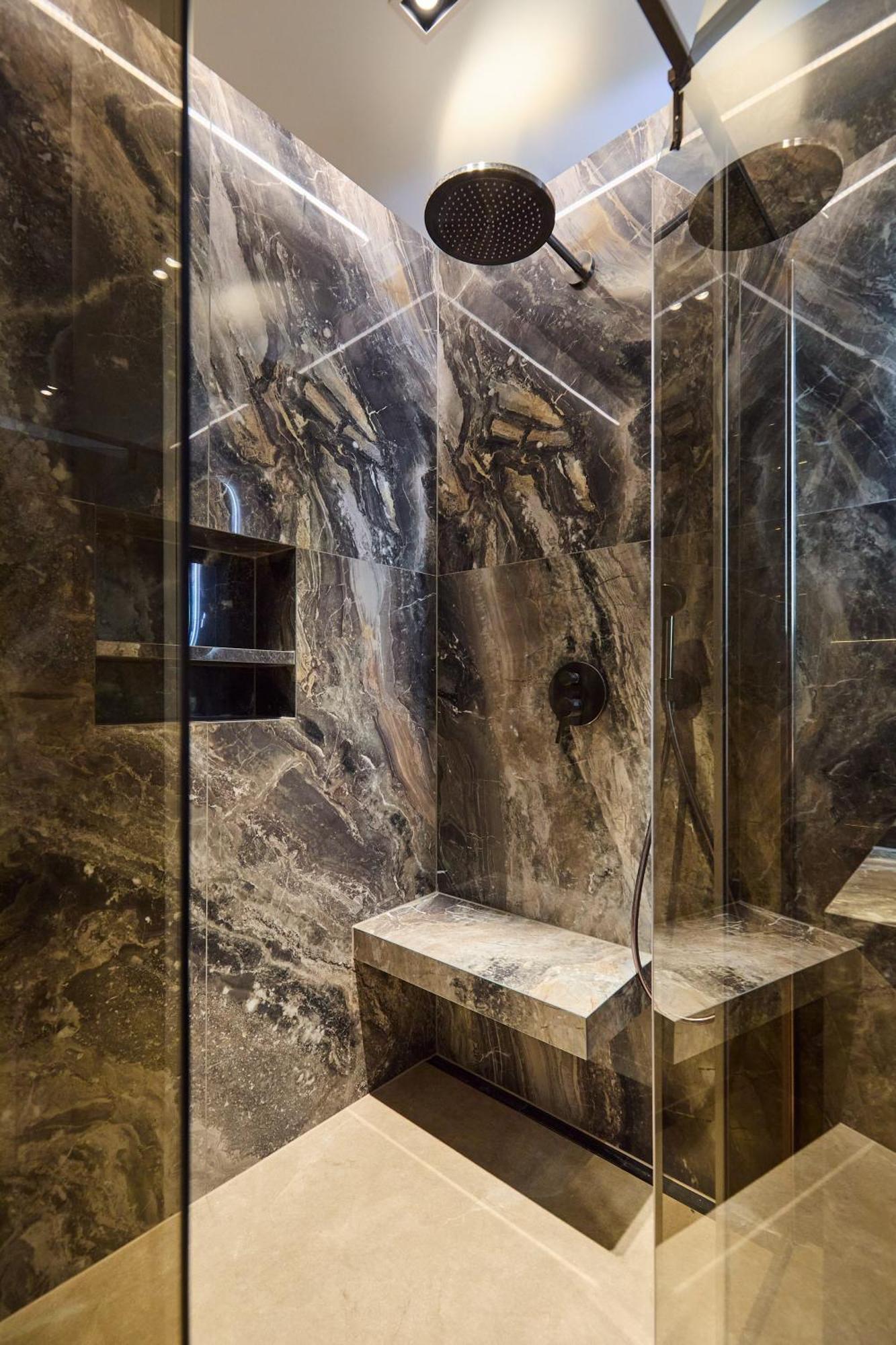 Insula Luxury *